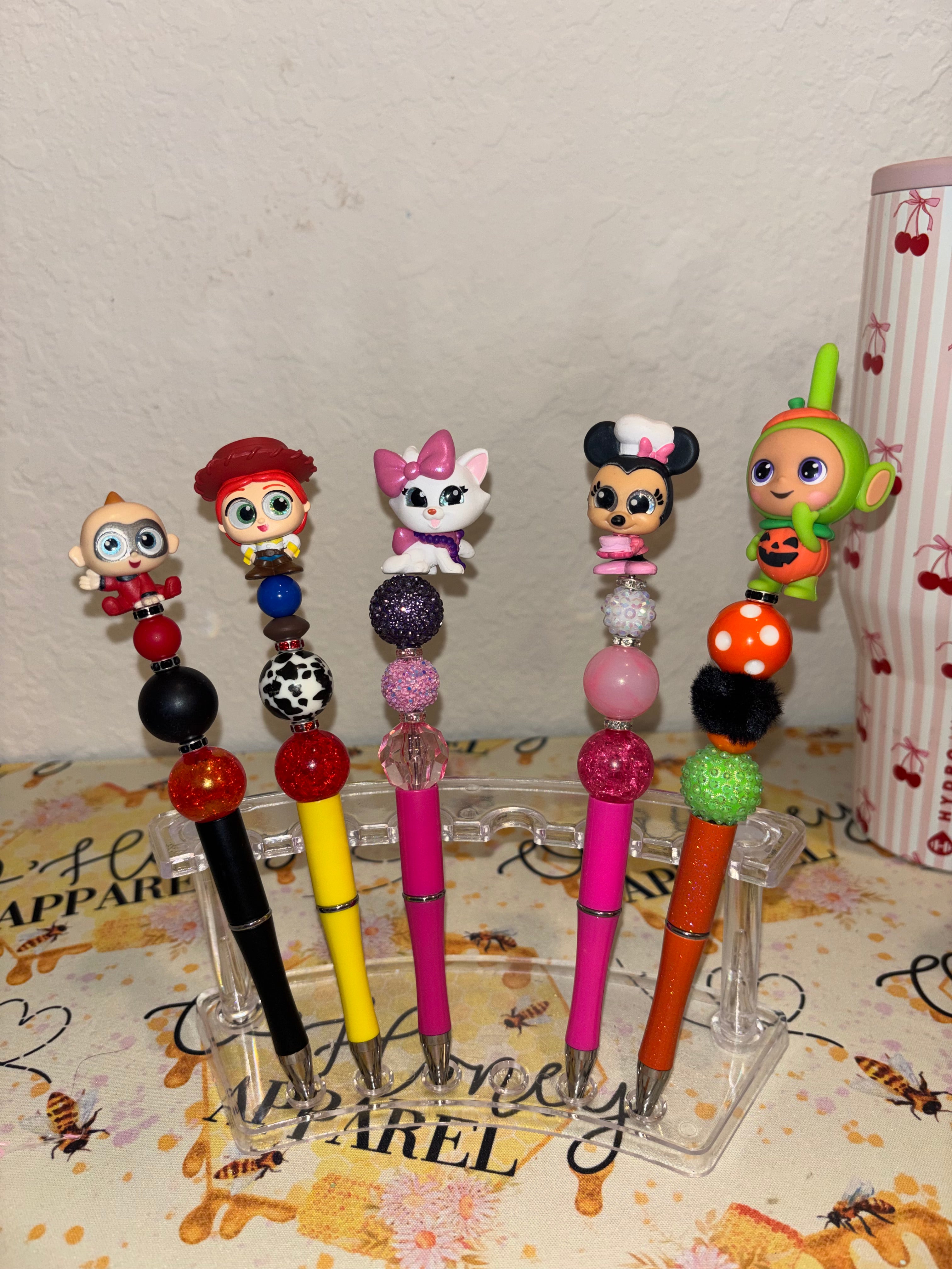 Doorable pens