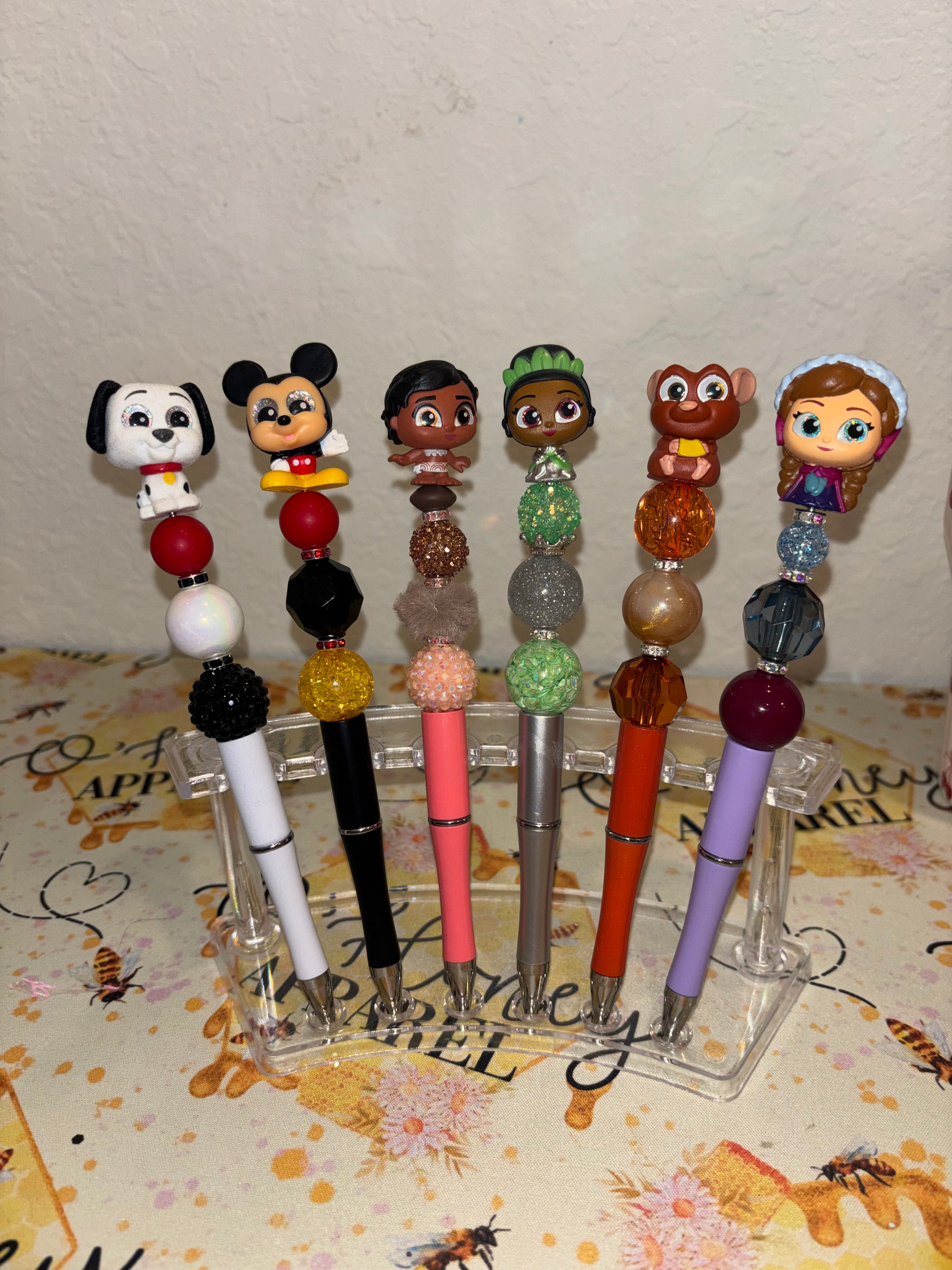 Doorable pens