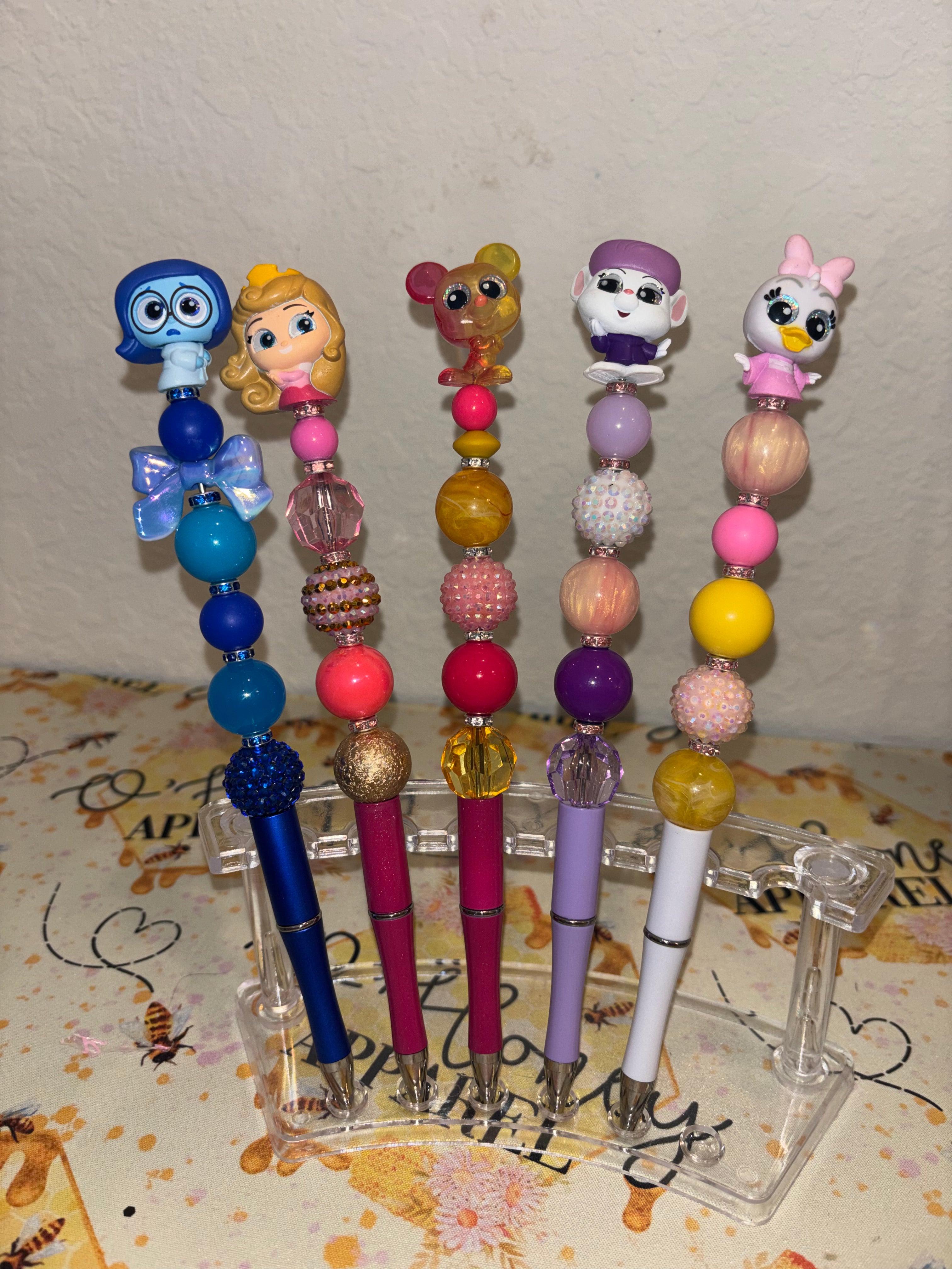 Doorable pens